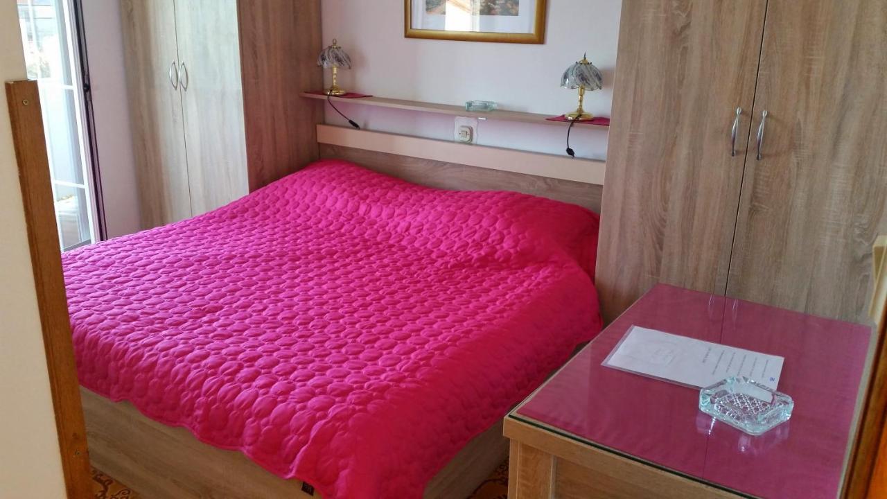 Kuca Carmen Hotel Rab Town Buitenkant foto